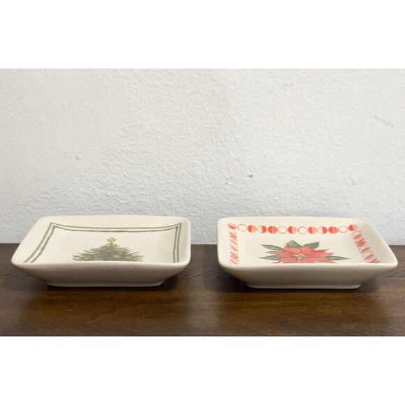 Chad Barrett x Creative Co-Op Christmas Tree and Poinsettia - 4" Trinket Dish - Picture 3 of 10